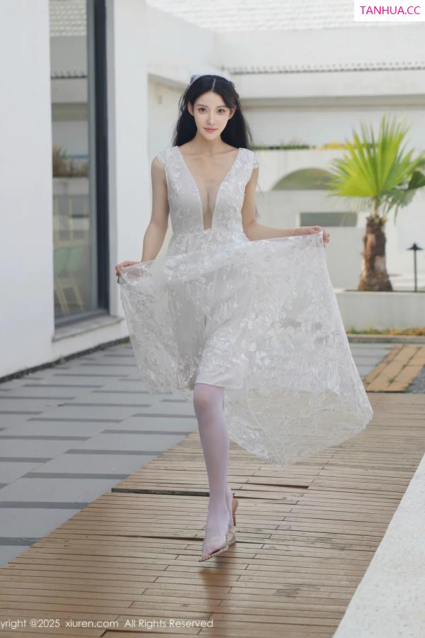   [XiuRen]高清写真图 2025.08.18 No.10661 梨霜儿 白色婚纱第9张图片